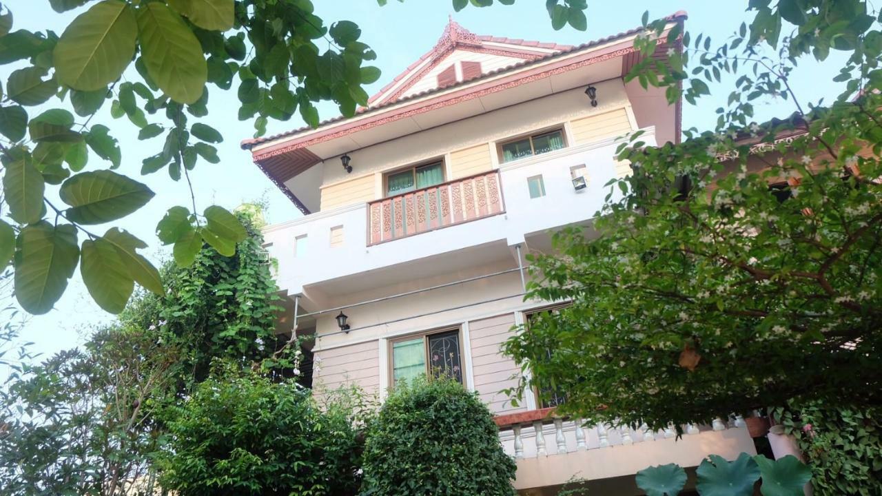 Loy Manee House Bed & Breakfast Пра Након Си Аютая Екстериор снимка